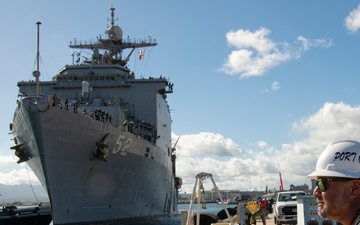 USS Pearl Harbor (LSD 52) Visits Namesake
