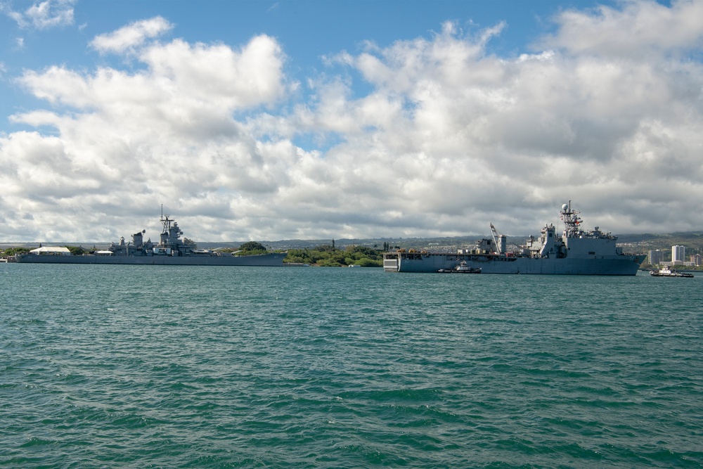 USS Pearl Harbor (LSD 52) Visits Namesake