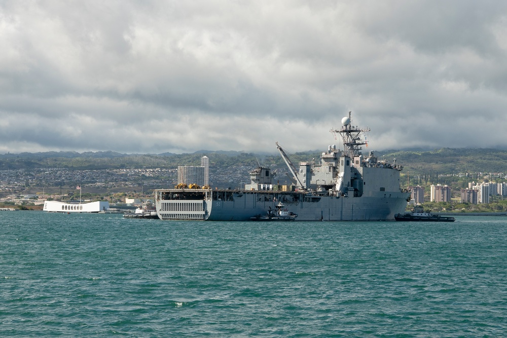 USS Pearl Harbor (LSD 52) Visits Namesake