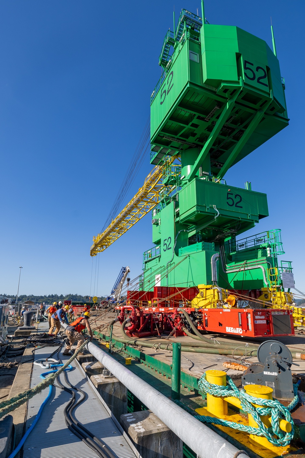 Arrival of new  portal crane 52