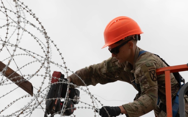 642nd Engineer Support Company reinforces protective barrier near El Paso