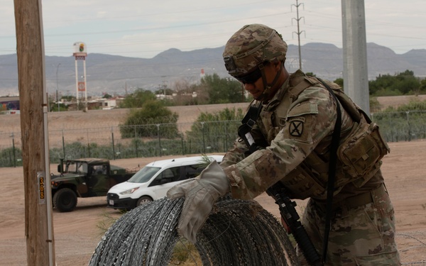 642nd Engineer Support Company reinforces protective barrier near El Paso