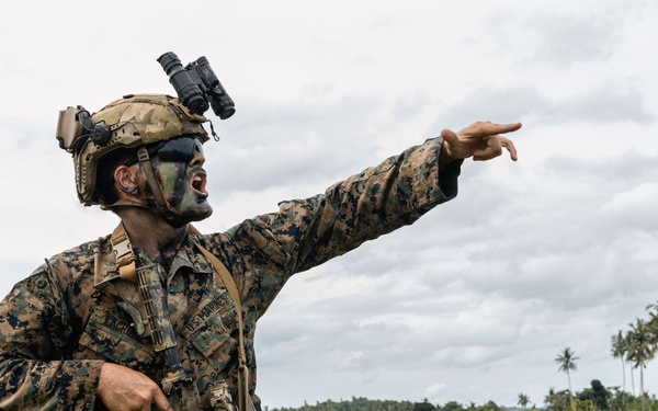 ACD 25.3: MRF-D 25.3 participates in a patrol exercise