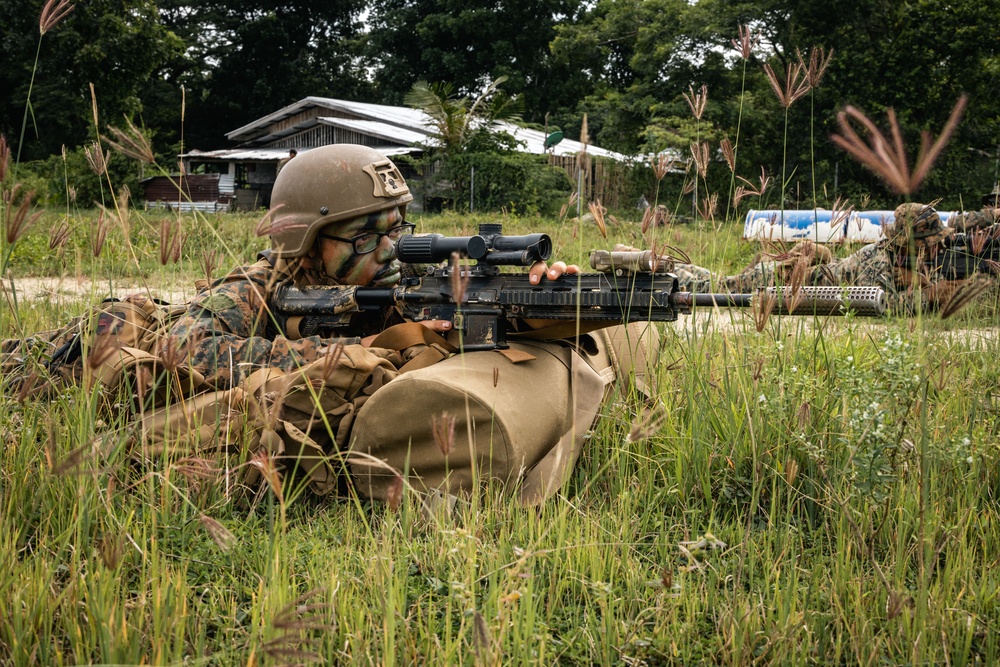 ACD 25.3: MRF-D 25.3 participates in a patrol exercise