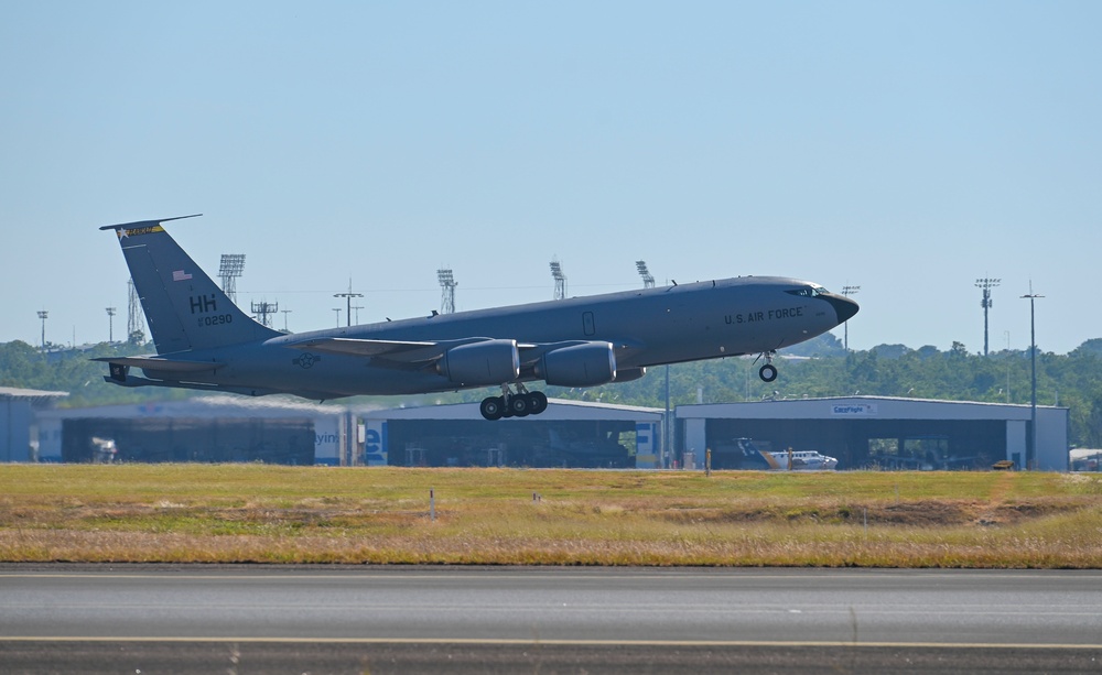 154th AMS performs maintenance for KC-135s prior to takeoff