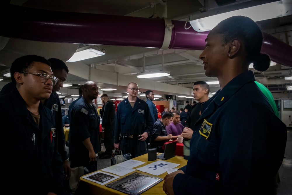 USS Carl Vinson (CVN 70) Conducts Routine Operations in the South China Sea