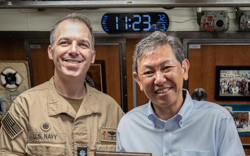 Council Members of the City of Yokosuka tour USS Santa Fe (SSN 763)