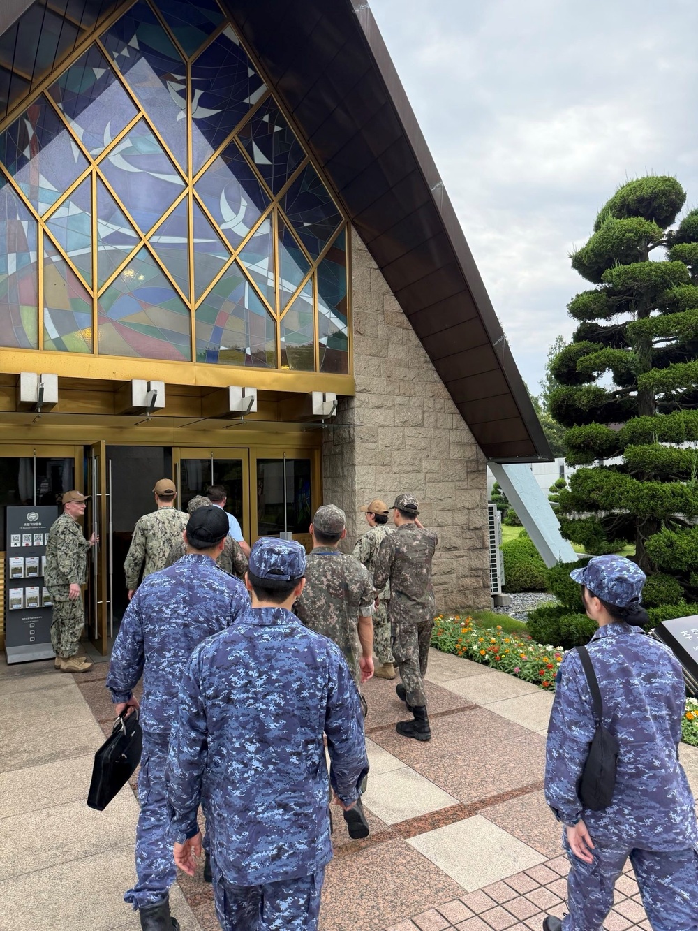 CNFK, ROKN, JMSDF Officers complete Trilateral Junior Officer Exchange in Korea