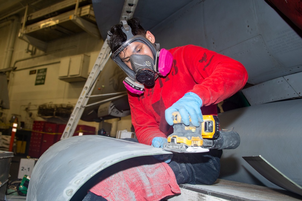 USS Carl Vinson (CVN 70) Conducts Routine Operations in the Philippine Sea