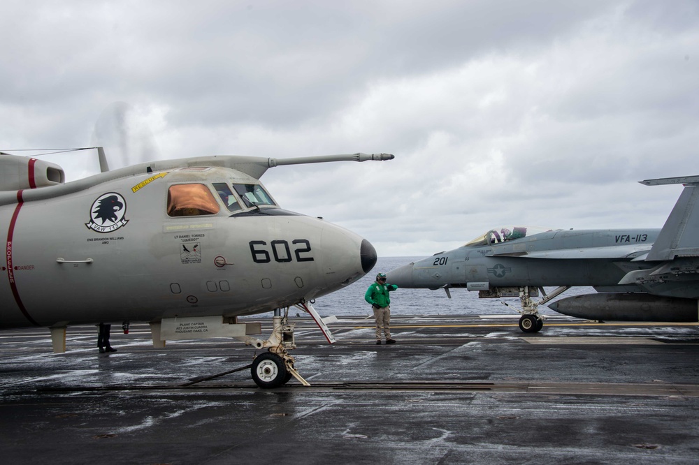 USS Carl Vinson (CVN 70) Conducts Routine Flight Operations in the Philippine Sea