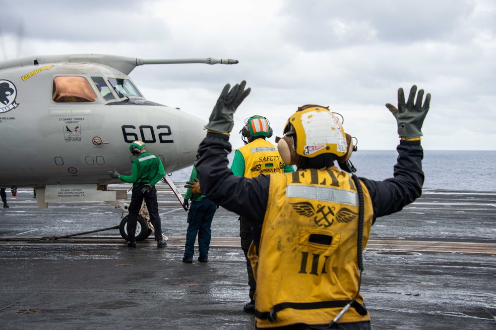 USS Carl Vinson (CVN 70) Conducts Routine Flight Operations in the Philippine Sea