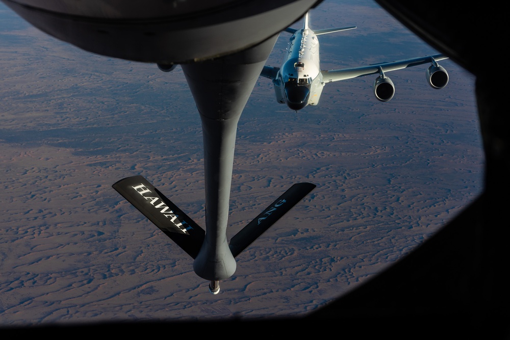 KC-135 refuels RC-135, Talisman Sabre 25