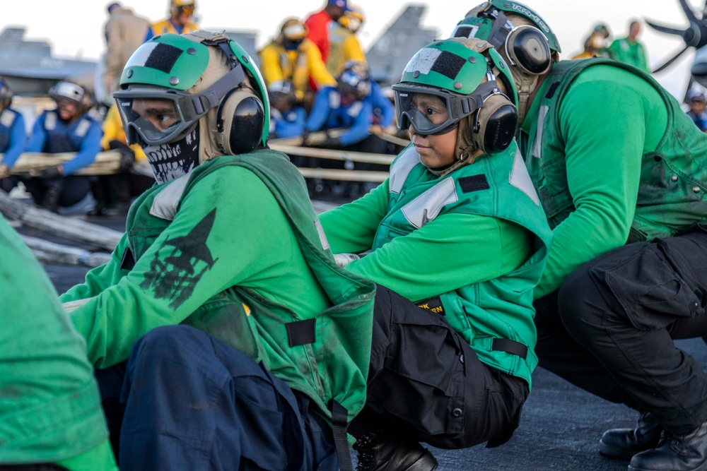 USS Gerald R. Ford (CVN 78) Conducts Flight Deck Firefighting Drills