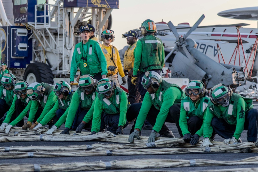 USS Gerald R. Ford (CVN 78) Conducts Flight Deck Firefighting Drills