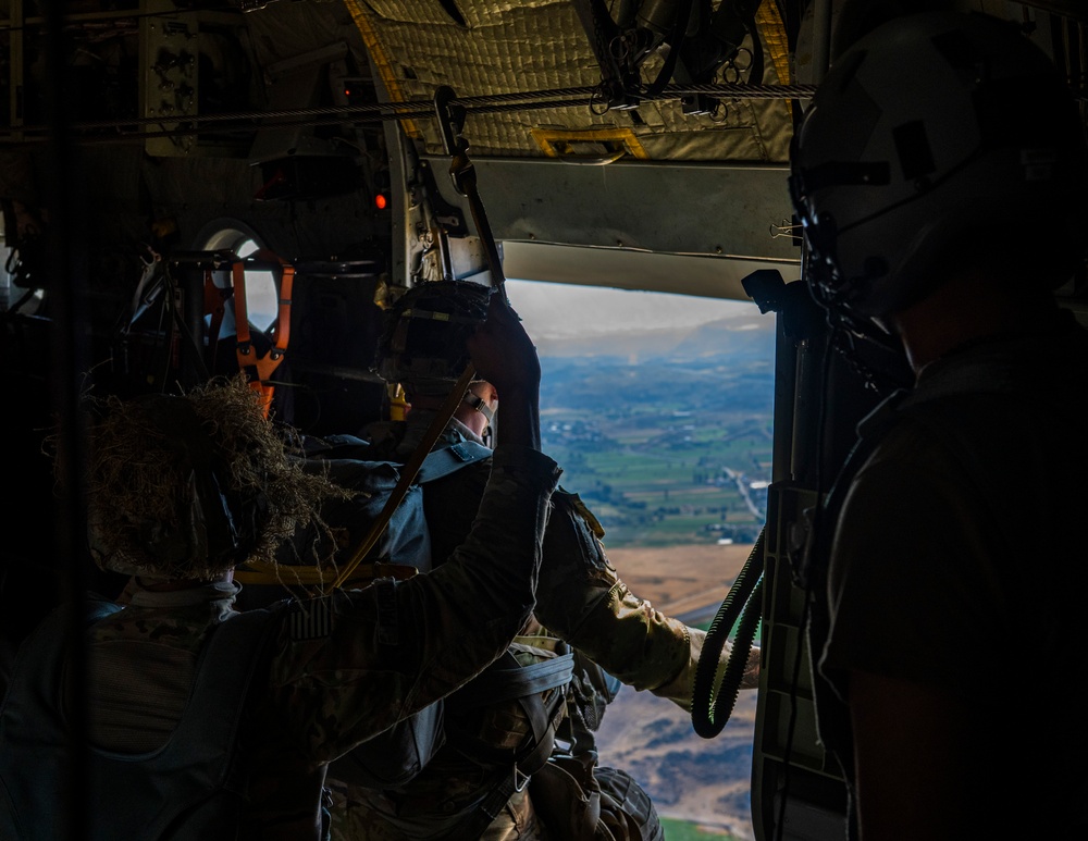 US, Turkish paratroopers launch Agile Spirit 25 with joint airborne operation