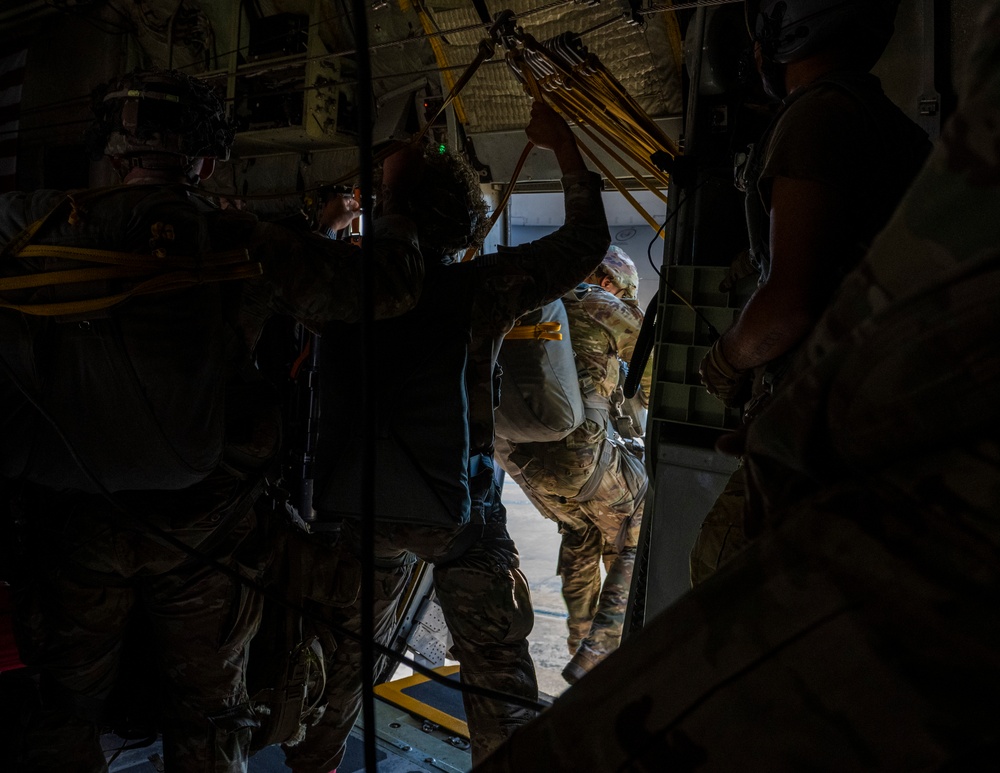 US, Turkish paratroopers launch Agile Spirit 25 with joint airborne operation