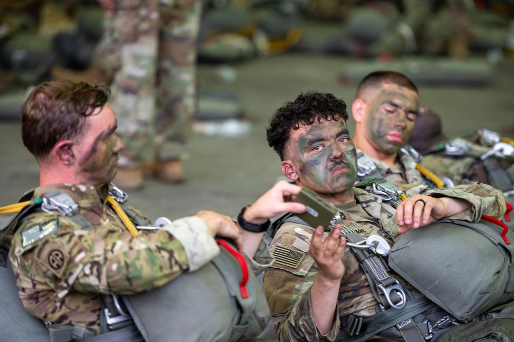 US, Turkish paratroopers launch Agile Spirit 25 with joint airborne operation