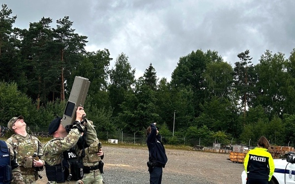USAG Rheinland-Pfalz partners with Polizei, Air Force to test UAS response readiness