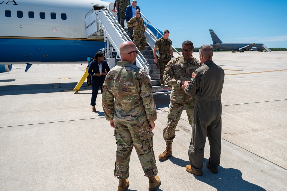 Gen. Randall Reed Visits Pease