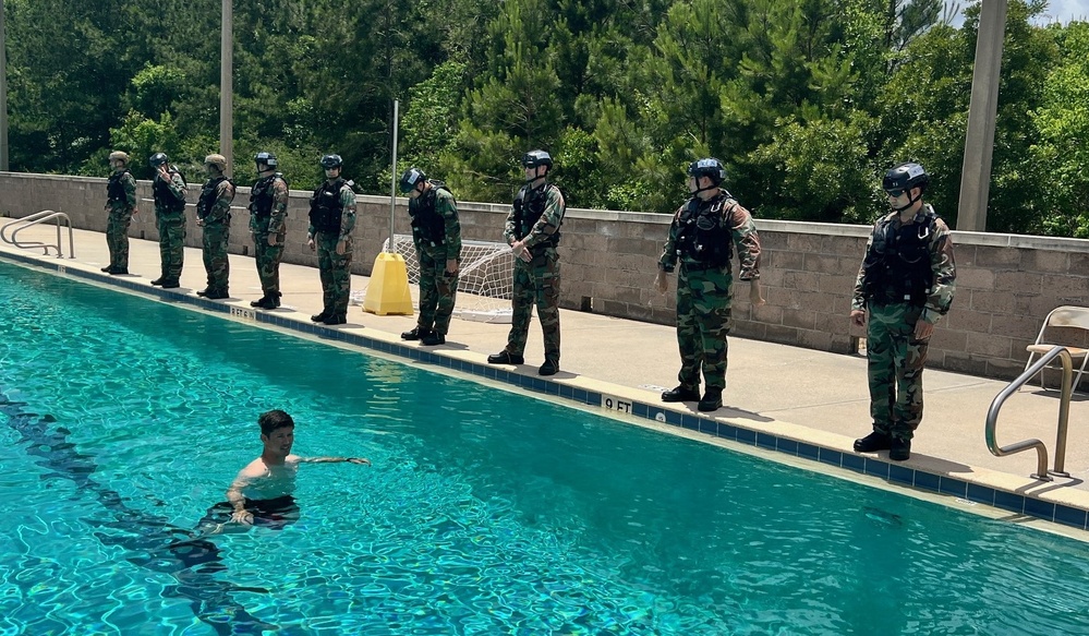 DVIDS - Images - Semester 25-4 Riverine Float Test [Image 2 of 7]