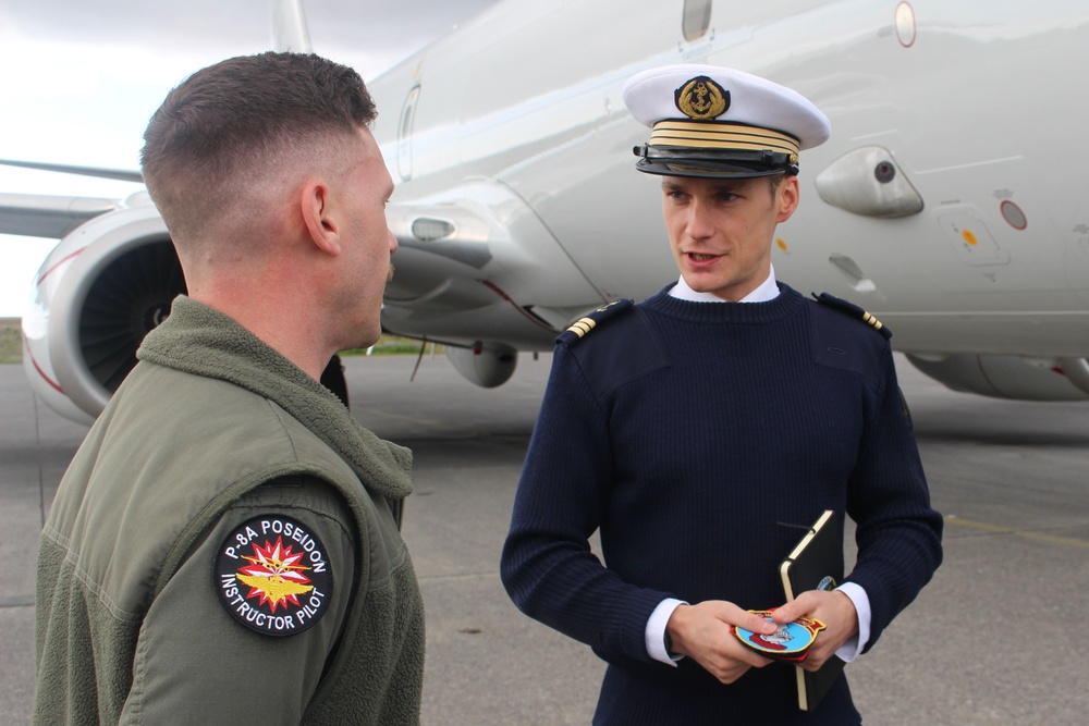 French Marine Nationale sailors visit U.S. VP Squadrons