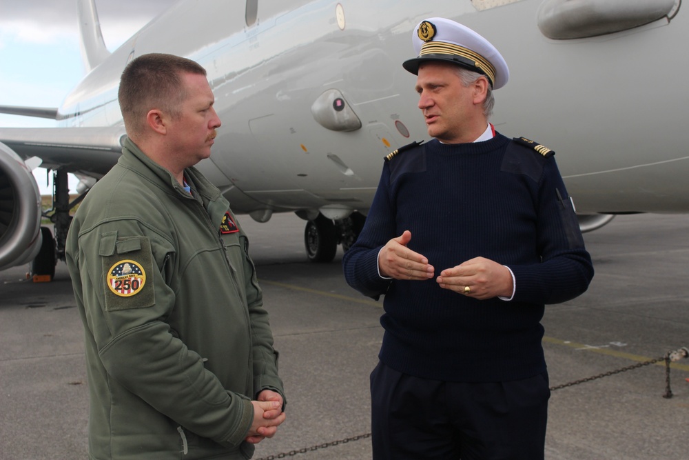 French Marine Nationale sailors visit U.S. VP Squadrons