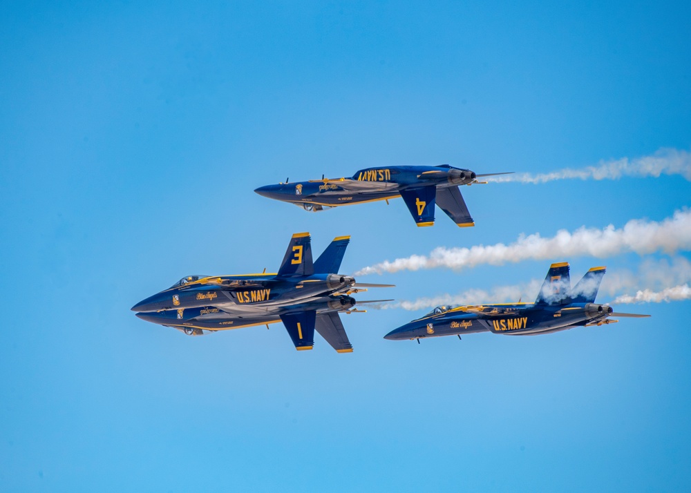 The Blue Angels’ conduct Winter Training in  El Centro