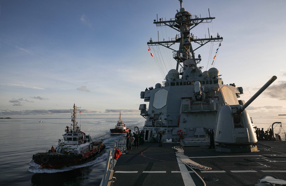 USS Millius (DDG 69) Arrives in Diego Garcia