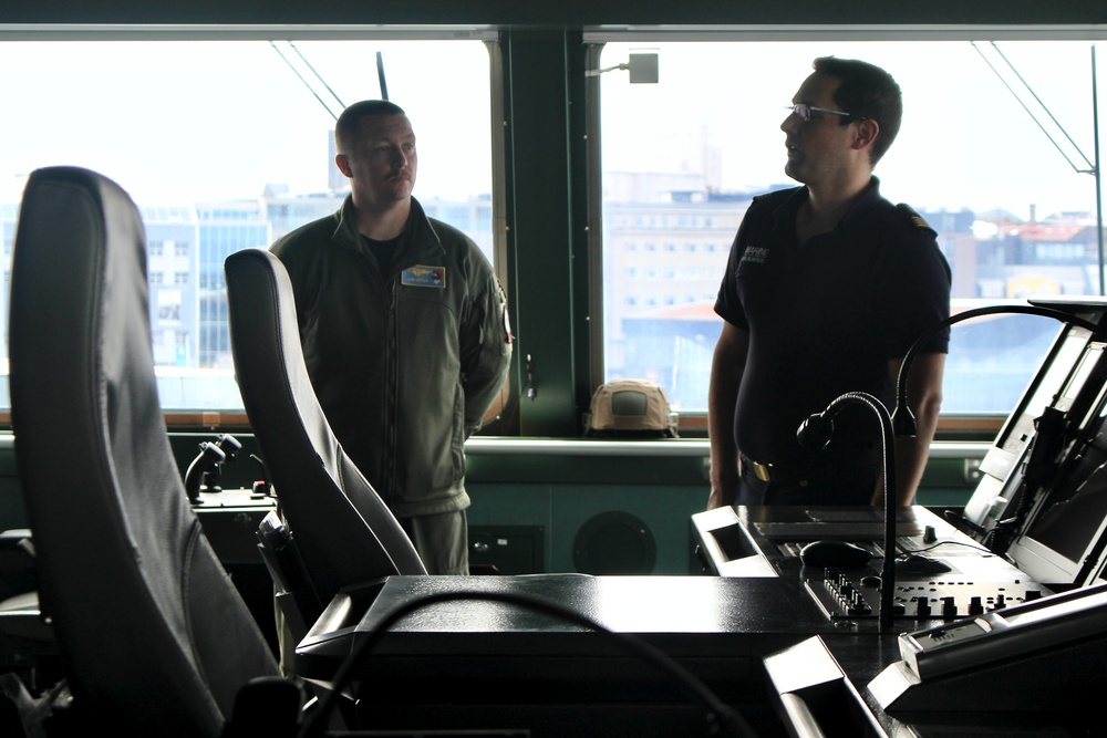 U.S. Navy Sailors visit the Fremm Normandie (D651)