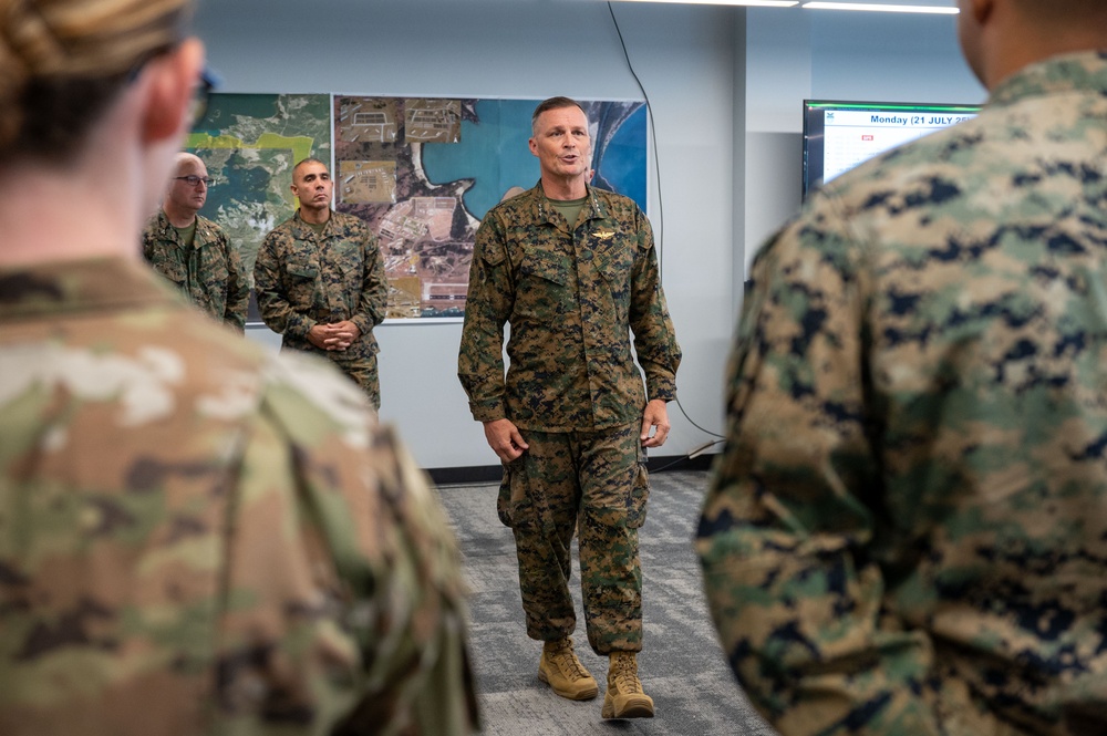 MARFORSOUTH command team  visits JTF-SG personnel