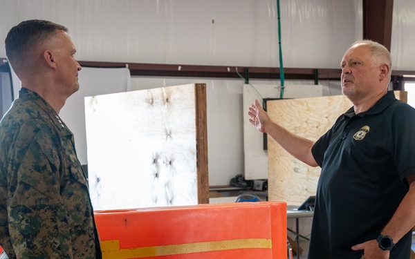 MARFORSOUTH command team  visits JTF-SG personnel