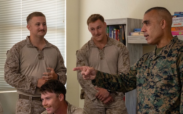 MARFORSOUTH command team  visits JTF-SG personnel