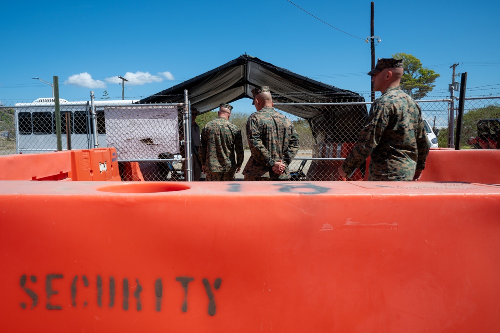 MARFORSOUTH command team  visits JTF-SG personnel