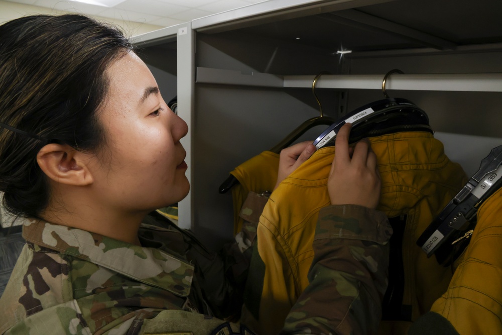 9th PSPTS inspects U-2 high altitude pressure suits