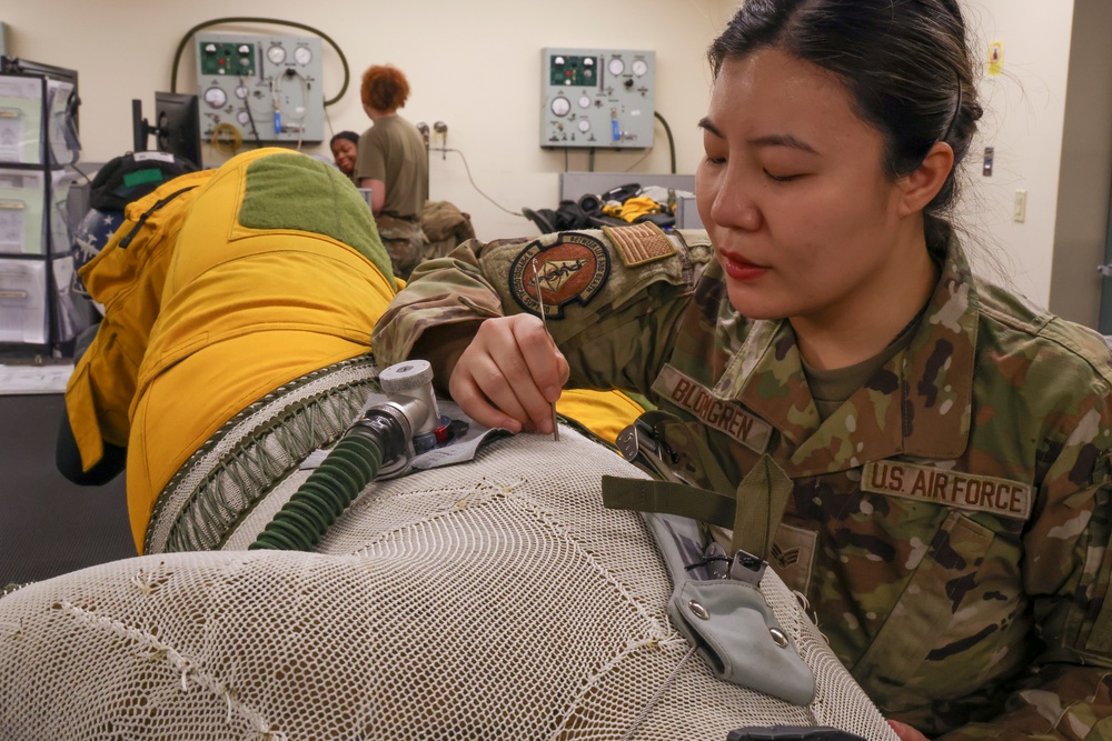 9th PSPTS repairs U-2 high altitude pressure suit