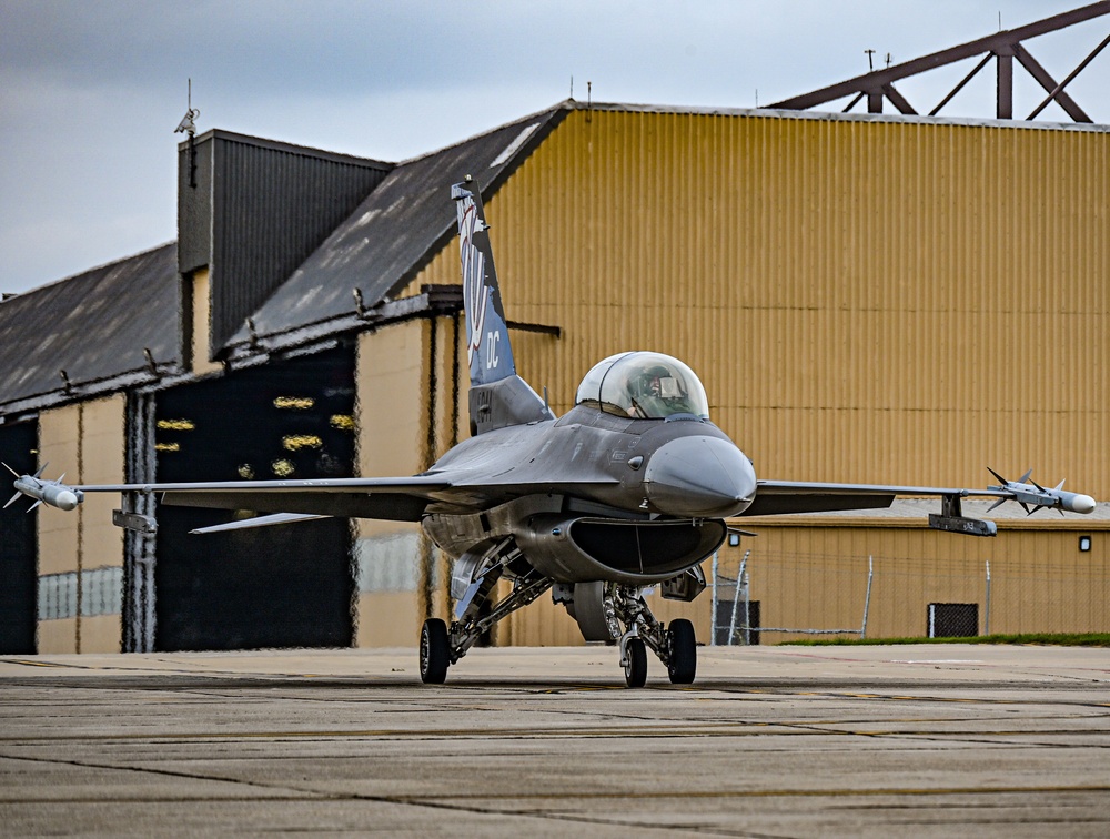 SECARMY flies with the DC Air National Guard