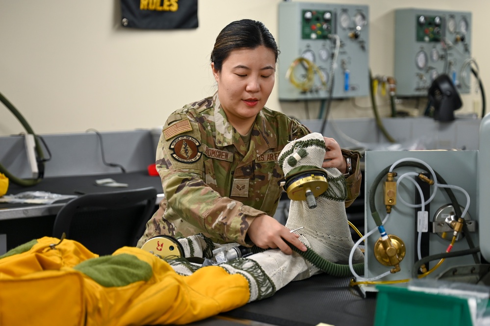 9th PSPTS repairs U-2 high altitude pressure suit