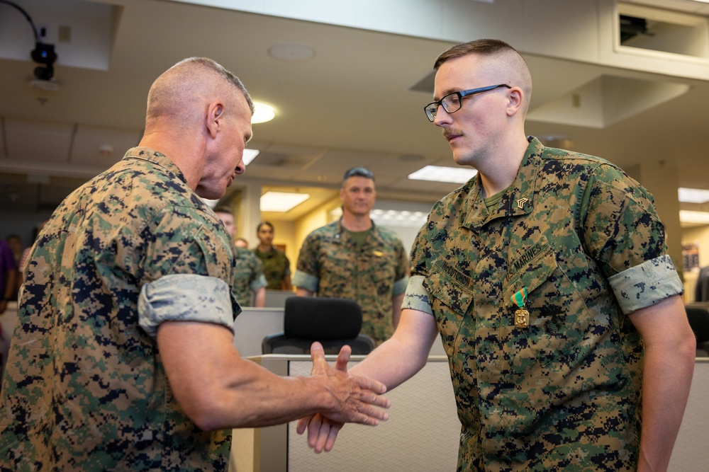 Commandant, Gen. Eric M. Smith visits MARFORRES &amp; MARFORSOUTH