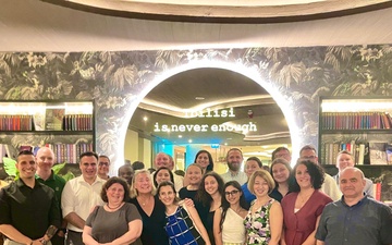 WRAIR-EME hosts a hail &amp; farewell dinner