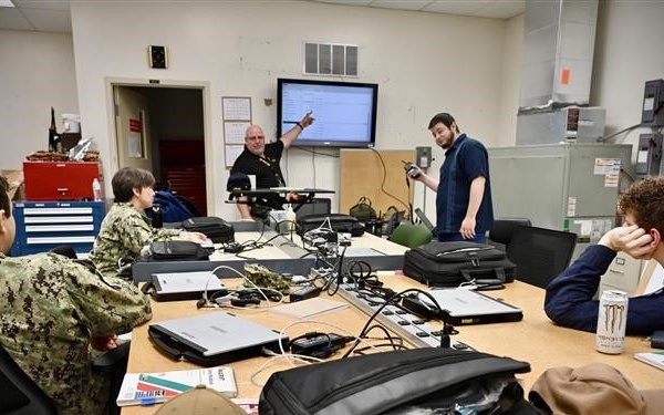 NIWC Atlantic Radio Techs Train Fleet Sailors on Hydra Radio