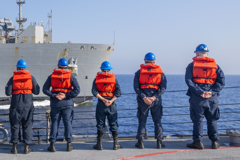 USS Paul Ignatius conducts RAS with USNS William McLean