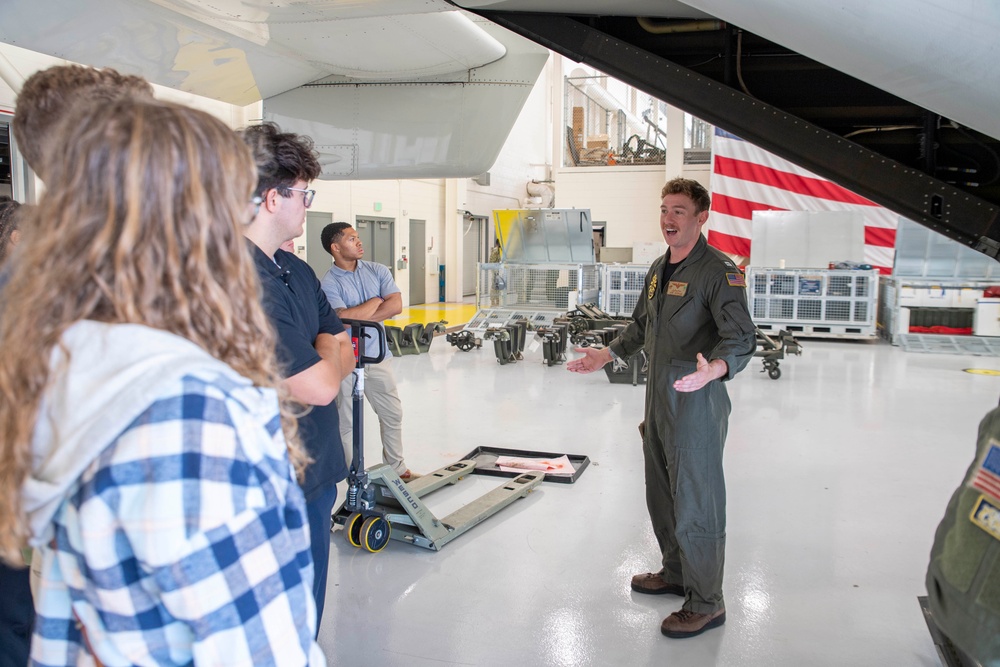 Students of STEM Tour VRM-30
