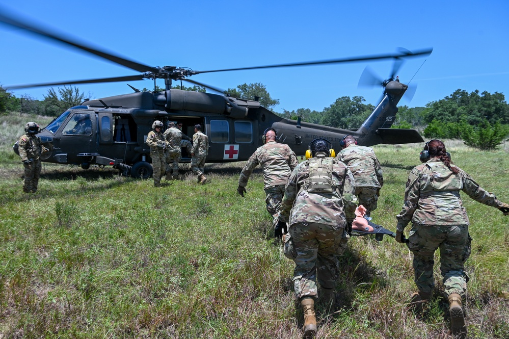 Total Force Medevac Training: Air Force Reservists Join Army OPERATION DUSTOFF VIGILANCE 2025