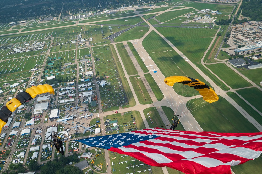 U.S. Army Parachute Team jumps for EAA AirVenture OshKosh
