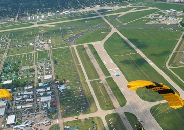U.S. Army Parachute Team jumps for EAA AirVenture OshKosh