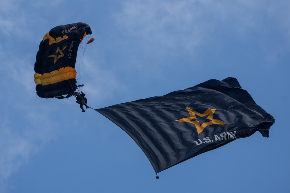 U.S. Army Parachute Team jumps for EAA AirVenture OshKosh