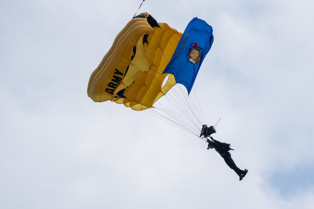 U.S. Army Parachute Team jumps for EAA AirVenture OshKosh