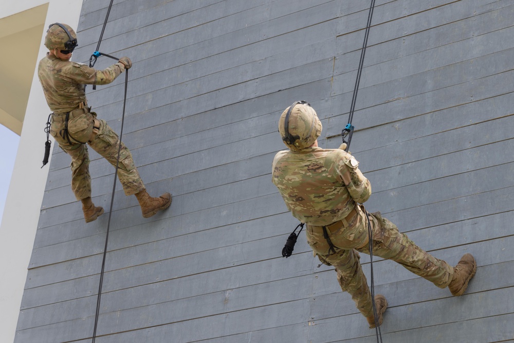 Salaknib 25 | JOTC Rappelling