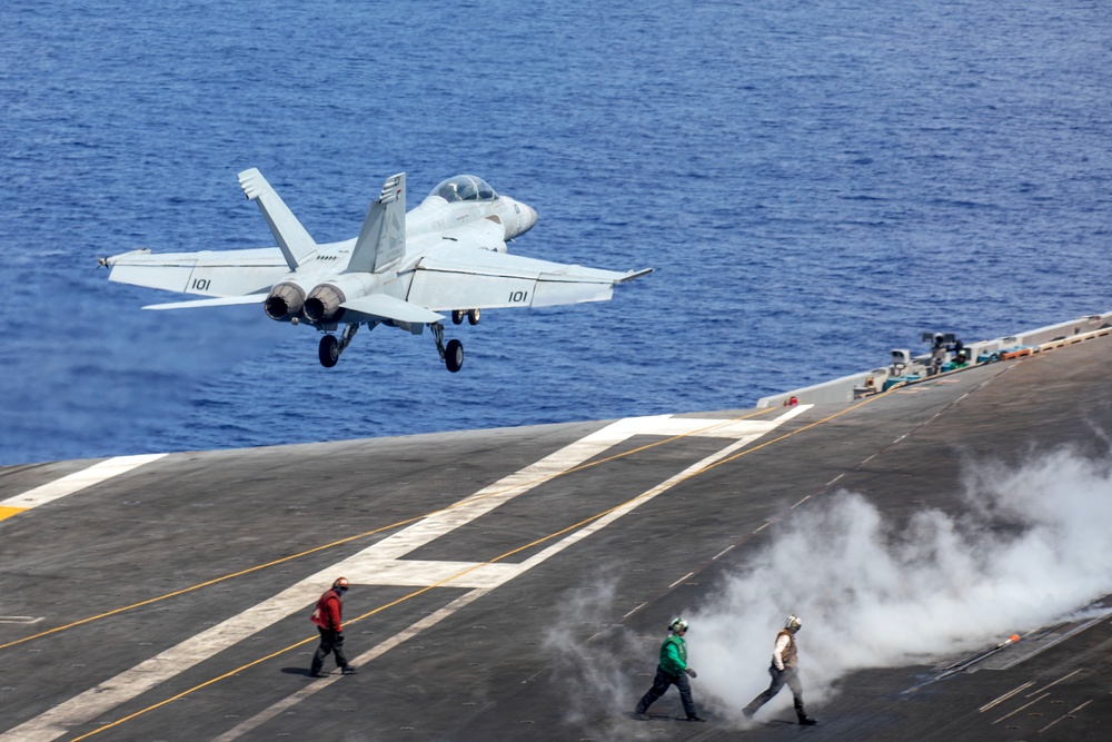 USS Carl Vinson (CVN 70) Conducts Routine Flight Operations in the Philippine Sea