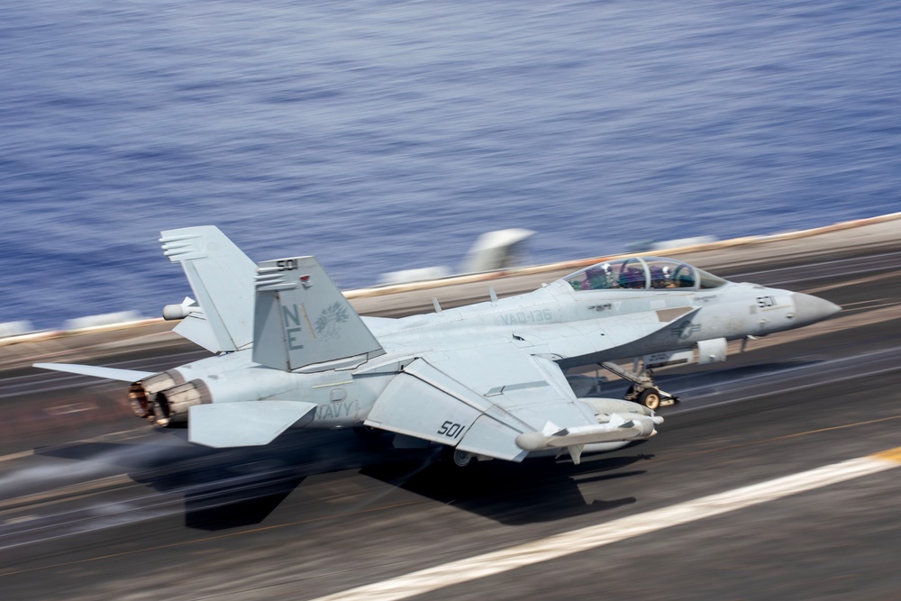 USS Carl Vinson (CVN 70) Conducts Routine Flight Operations in the Philippine Sea